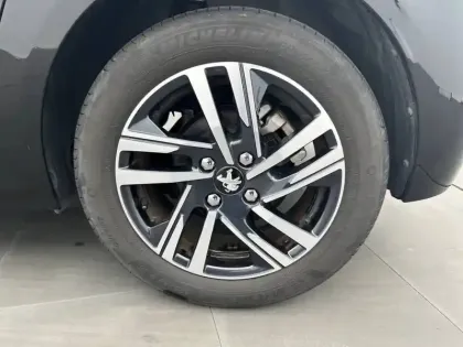 Photo 12 Peugeot 208 Gén. II Ph1 NG Roadtrip 5