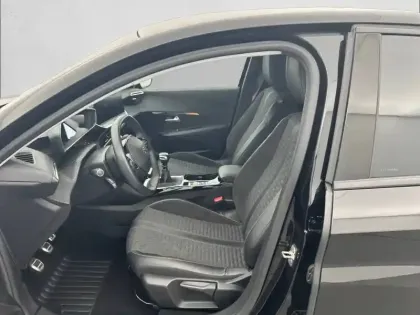 Photo 10 Peugeot 208 Gén. II Ph1 NG Roadtrip 5