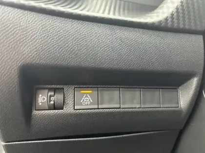 Photo 28 Peugeot 208 Gén. II Ph1 NG Roadtrip 5