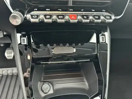 Photo 53 Peugeot 208 Gén. II Ph1 NG Roadtrip 5