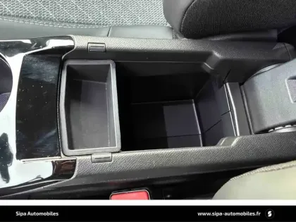 Photo 35 Peugeot 2008  Hybrid 145 e-DCS6