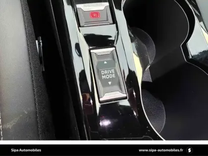 Photo 33 Peugeot 2008  Hybrid 145 e-DCS6