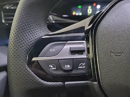 Photo 62 Peugeot 308  Hybrid 136 e-DCS6