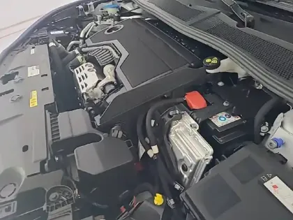 Photo 17 Peugeot 308 Gén. III Ph1 GT 5