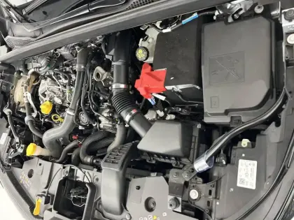 Photo 95 Renault Captur  TCe 140 EDC - 21