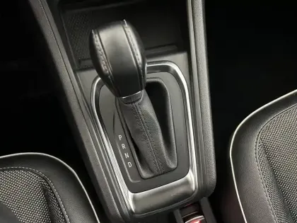 Photo 51 Renault Captur  TCe 140 EDC - 21