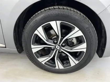Photo 89 Renault Clio  E-Tech full hybrid 145