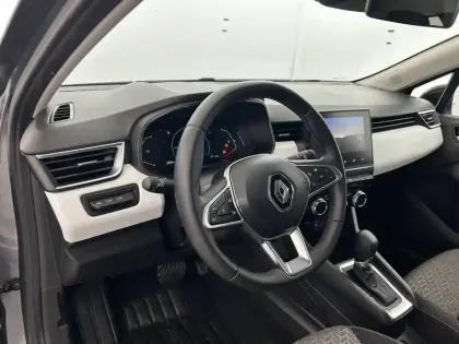 Photo 78 Renault Clio  E-Tech full hybrid 145