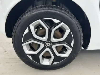 Photo 21 Renault Twingo Gén. III (C07) Ph2 Limited 5