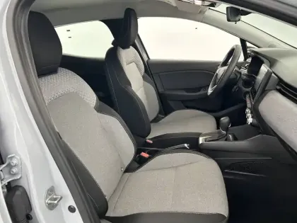 Photo 80 Renault Clio  E-Tech full hybrid 145 ch GSR2