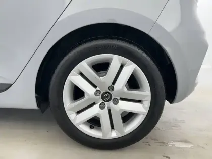 Photo 28 Renault Clio Gén. V (BJA) Ph2 Evolution 5