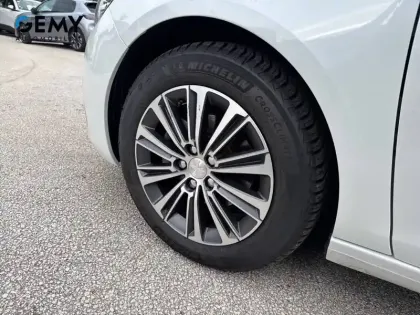 Photo 10 Peugeot 308  BlueHDi 130ch S&S EAT8