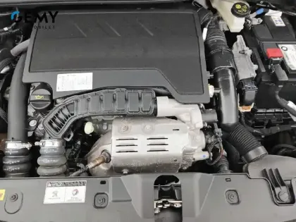 Photo 50 Peugeot 2008  PureTech 130 S&S EAT8