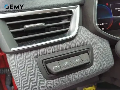 Photo 56 Renault Clio  E-Tech full hybrid 145