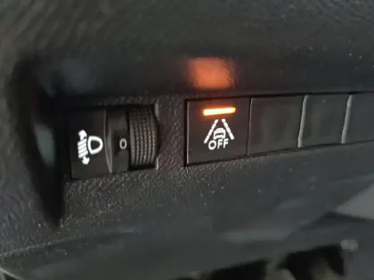 Photo 27 Peugeot 208  BlueHDi 100 S&S BVM6