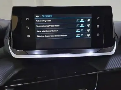 Photo 21 Peugeot 208  BlueHDi 100 S&S BVM6