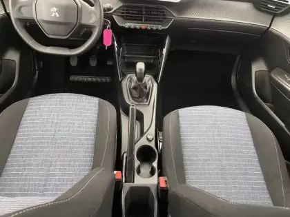 Photo 59 Peugeot 208  PureTech 75 S&S BVM5