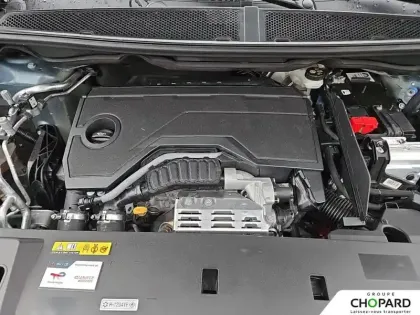 Photo 25 Peugeot 5008  Hybrid 136 e-DCS6