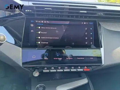 Photo 21 Peugeot 308  PureTech 130ch S&S EAT8