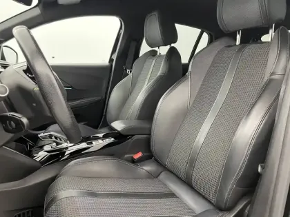 Photo 13 Peugeot 208  Electrique 50 kWh 136ch