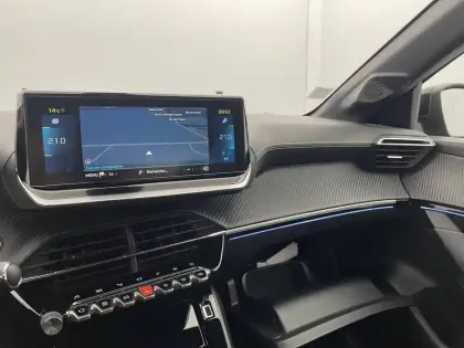 Photo 27 Peugeot 208  Electrique 50 kWh 136ch