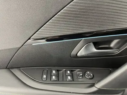 Photo 31 Peugeot 208  Electrique 50 kWh 136ch