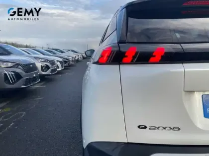 Photo 28 Peugeot 2008  Electrique 136 ch