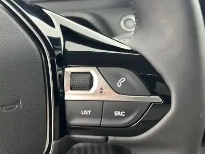 Photo 20 Peugeot 208  Electrique 50 kWh 136ch