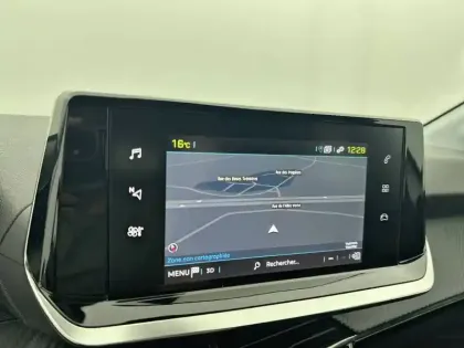 Photo 22 Peugeot 208  Electrique 50 kWh 136ch
