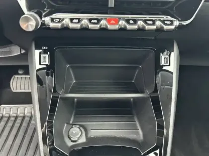 Photo 25 Peugeot 208  Electrique 50 kWh 136ch