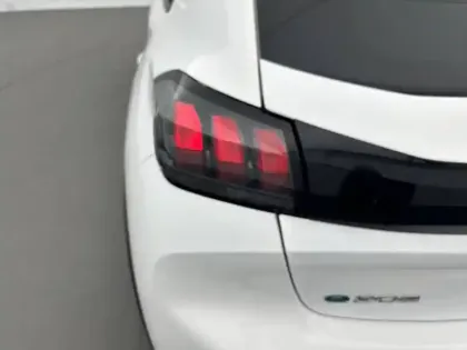 Photo 16 Peugeot 208  Electrique 50 kWh 136ch