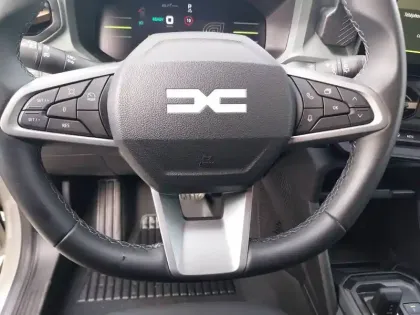 Photo 14 Dacia Duster  Hybrid 140
