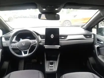 Photo 43 Renault Captur  E-Tech full hybrid 160 ch