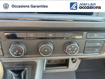 Photo 16 Volkswagen Crafter  VAN 35 L3H3 2.0 TDI 140 CH BVA