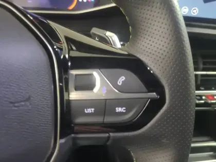 Photo 66 Peugeot 2008  PureTech 130 S&S EAT8