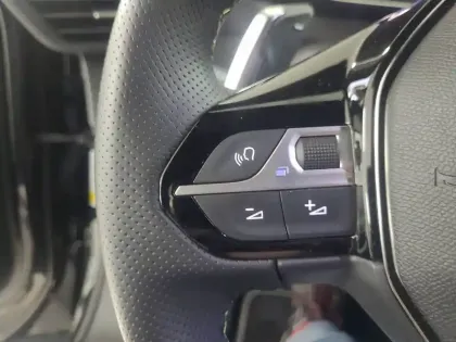 Photo 67 Peugeot 2008  PureTech 130 S&S EAT8