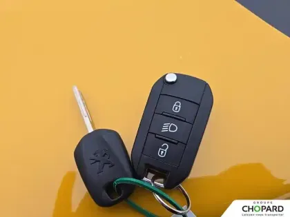 Photo 20 Peugeot 208  PureTech 75 S&S BVM5