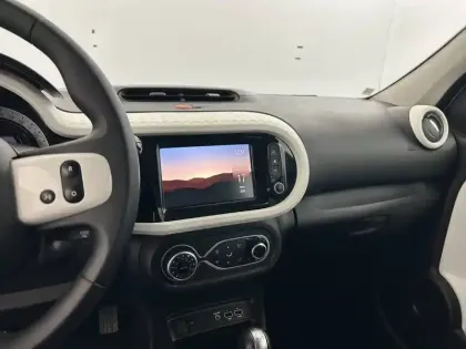 Photo 11 Renault Twingo  III E-Tech