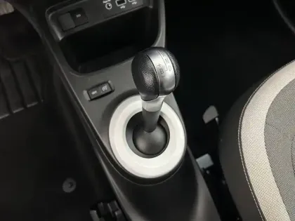 Photo 12 Renault Twingo  III E-Tech