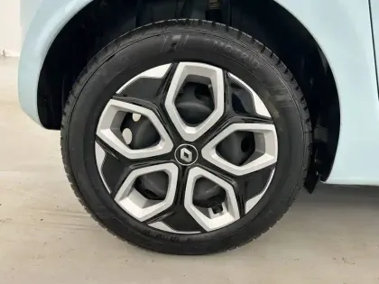 Photo 21 Renault Twingo  III E-Tech