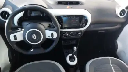 Photo 8 Renault Twingo  III E-Tech