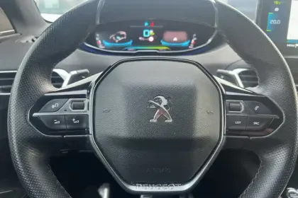 Photo 16 Peugeot 3008  Hybrid 225 e-EAT8