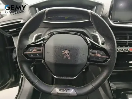 Photo 12 Peugeot 208  PureTech 100 S&S EAT8