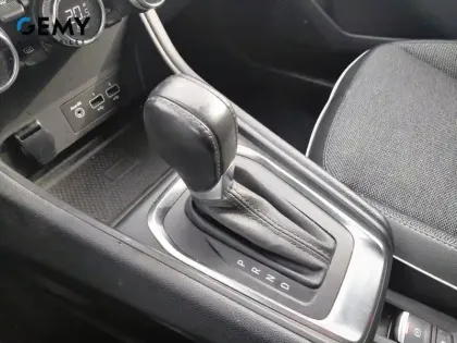 Photo 90 Renault Captur  TCe 140 EDC - 21