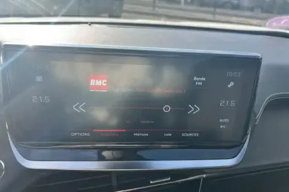 Photo 16 Peugeot 2008  PureTech 130 S&S EAT8