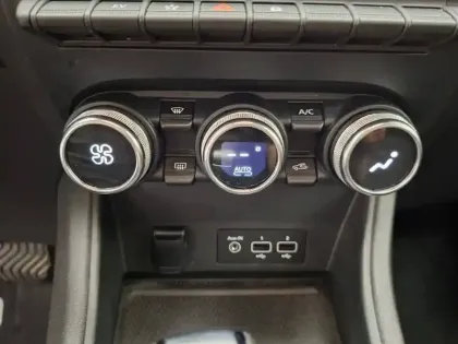 Photo 34 Renault Captur  E-Tech 145 - 21