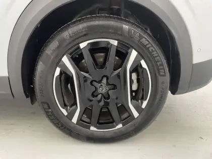 Photo 15 Peugeot 3008  Electrique 210 ch 73 kWh