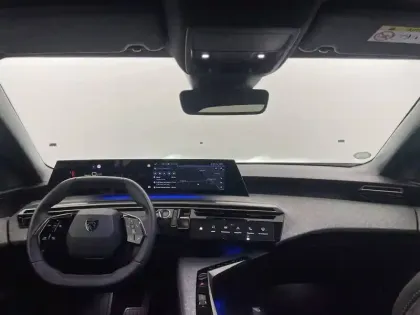 Photo 29 Peugeot 3008  Electrique 210 ch 73 kWh