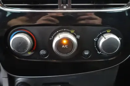 Photo 21 Renault Clio  IV TCe 90 Energy eco2