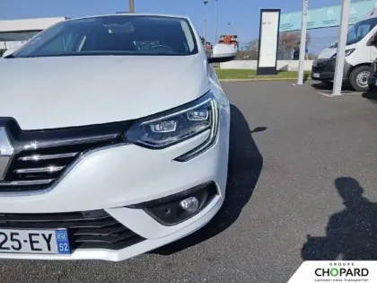 Photo 47 Renault Megane Mégane IV Berline TCe 140 EDC FAP